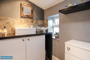 En-Suite - Cloakroom- click for photo gallery